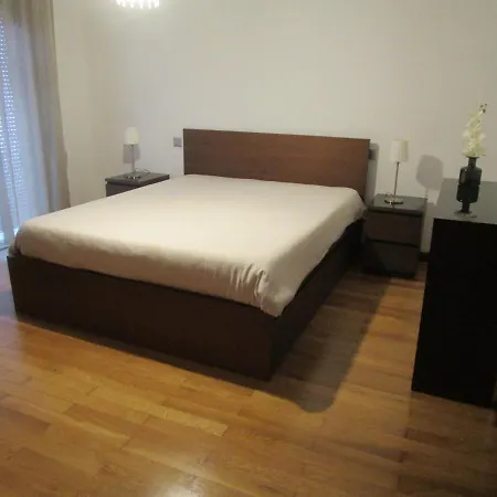 The Artist's Apartamento